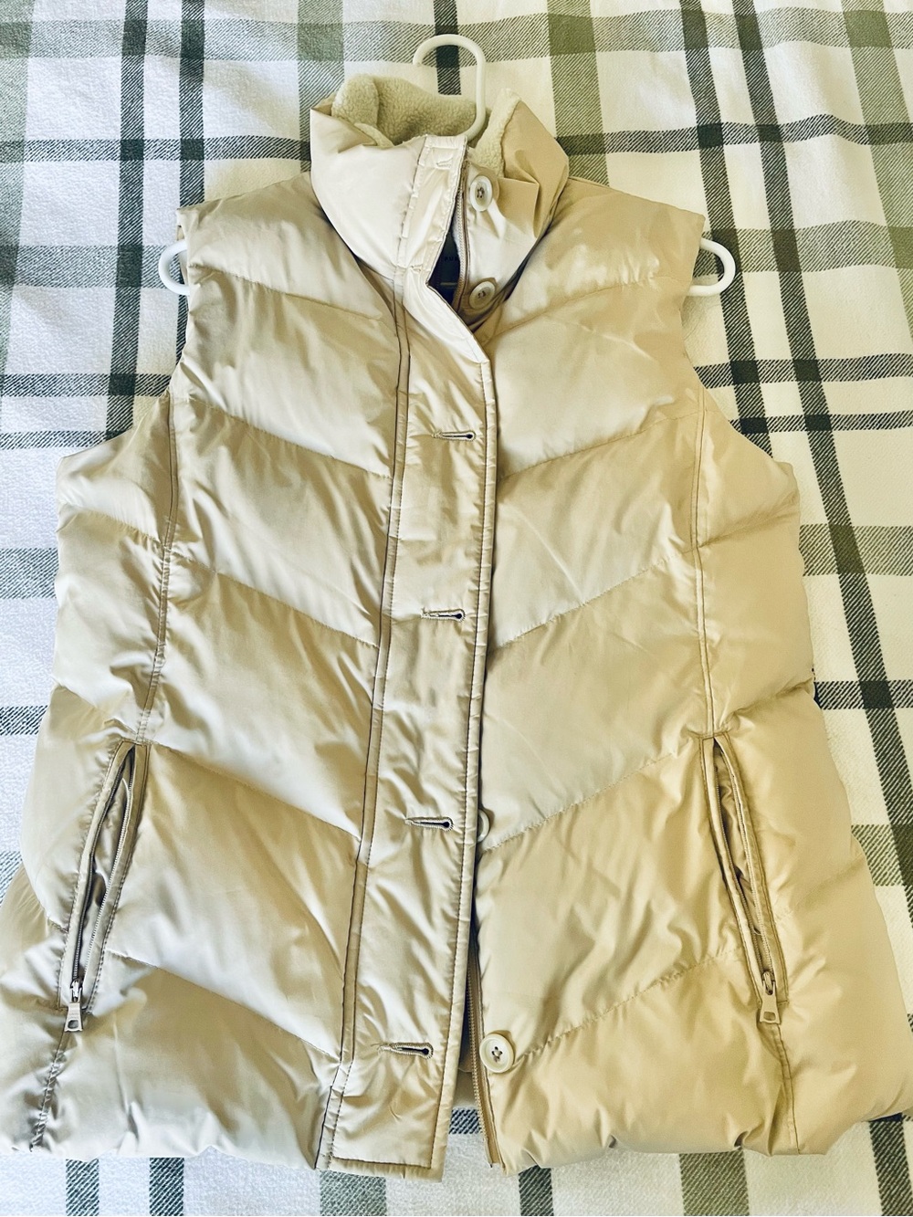 Banana Republic Beige Quilted Puffer Vest